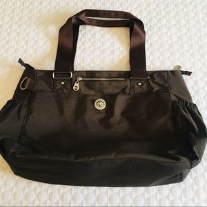 FLAWLESS BAGGALLINI BAG. TON OF SPACE. GREAT COLOR